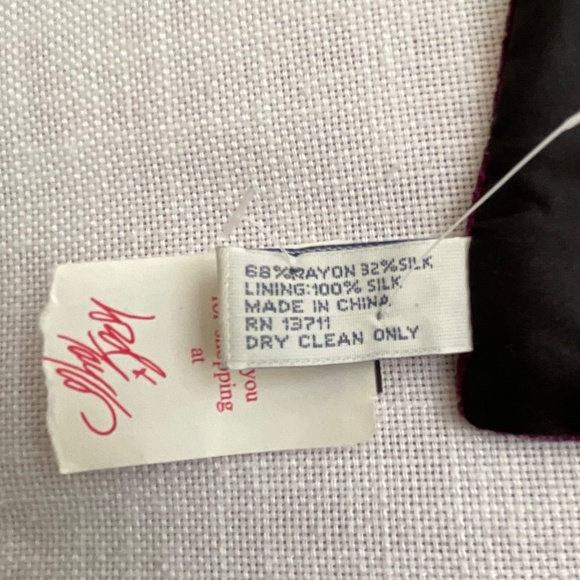 NWT Lord & Taylor Graphic Silk Velvet Scarf 10” x60” NEW - Picture 5 of 11